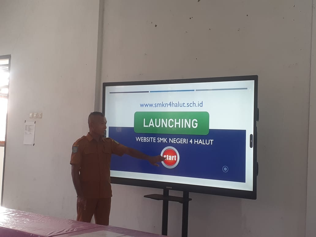 Launching website smkn 4 halut